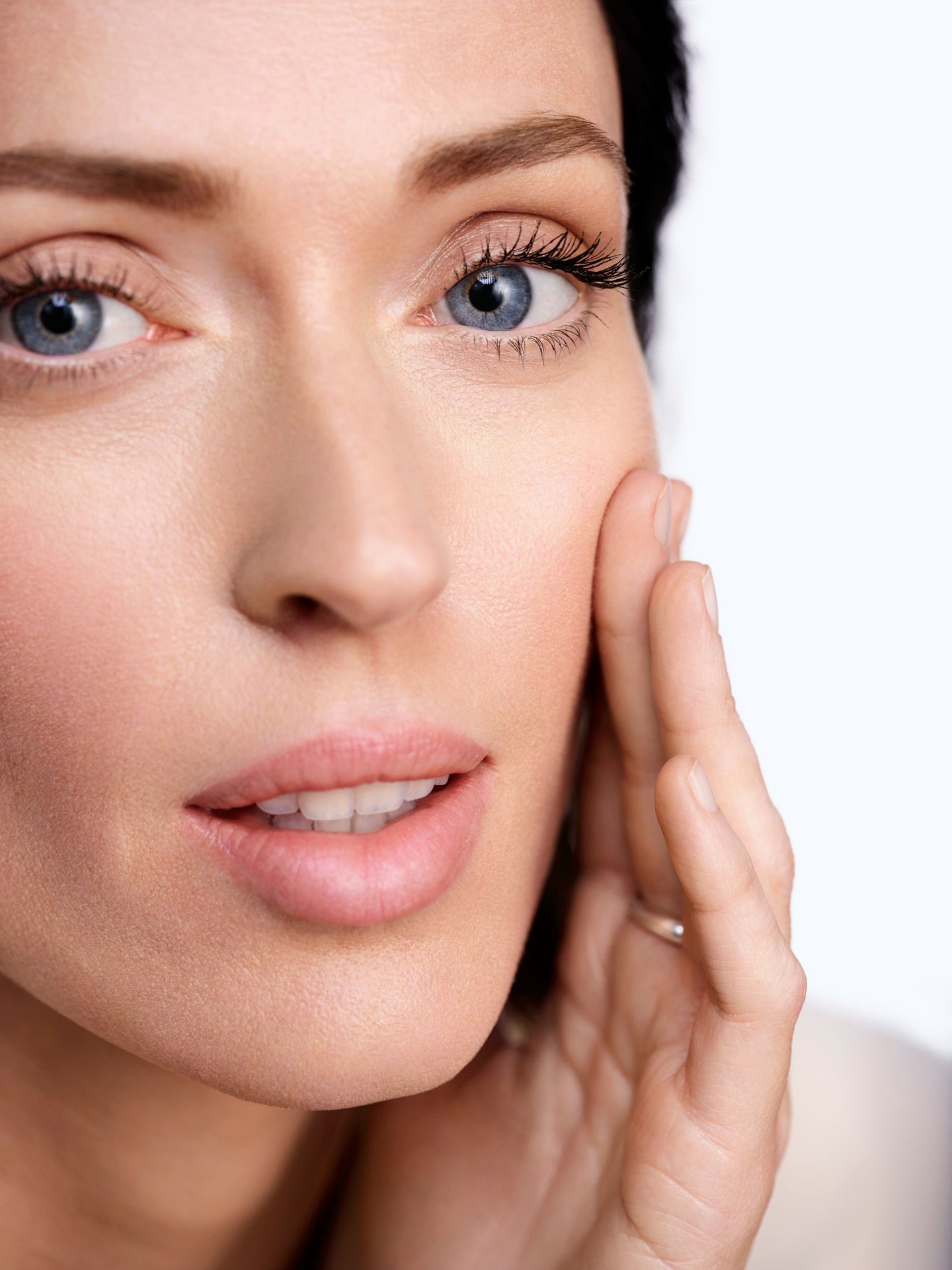 hudvård-mot-åldrande-vad-är-skillnaden-mellan-en-creme-och-ett-serum