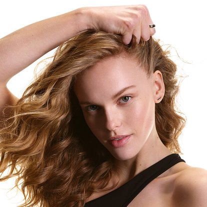 VichyProductHaircareDercosAminexilClinicalREGENBooster90ml3337875932080BTFDesktopModelBanner 2